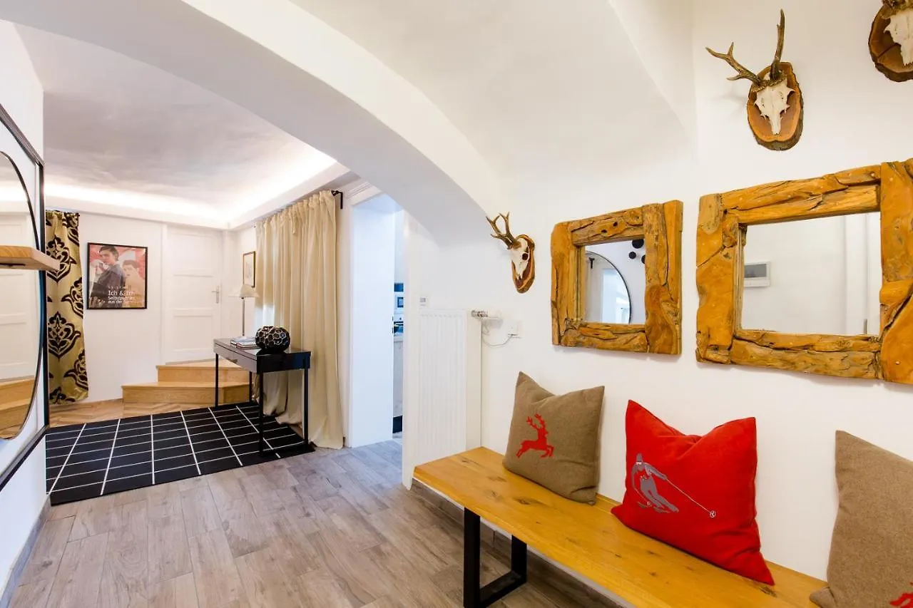 Altstadt Luxury Design contacts